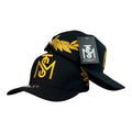 Gorra Monastery Negra con Bordado en Relieve y Bordado de Laurel.