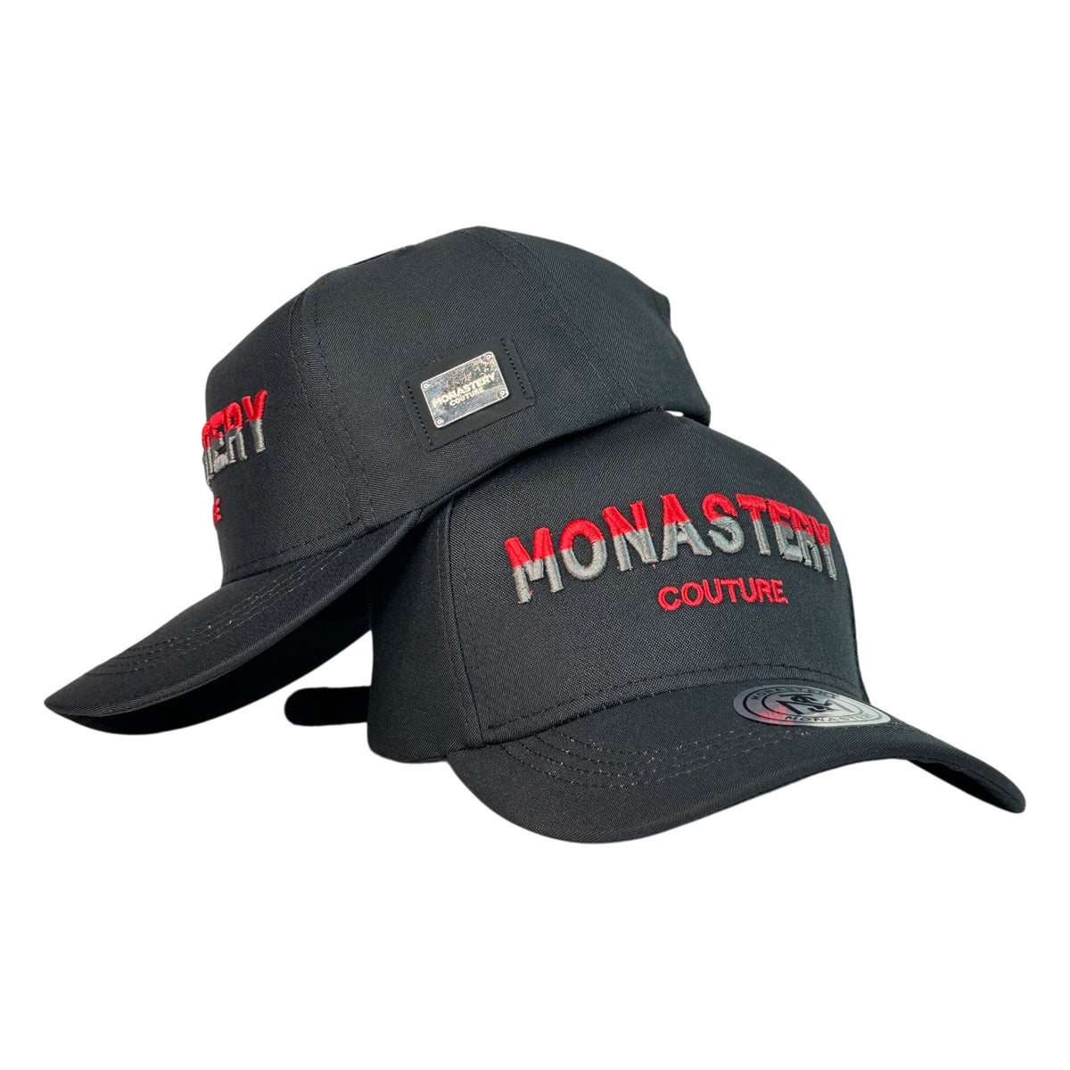 Gorra Monastery Negra con Bordado en Relieve y Placa Metálica.