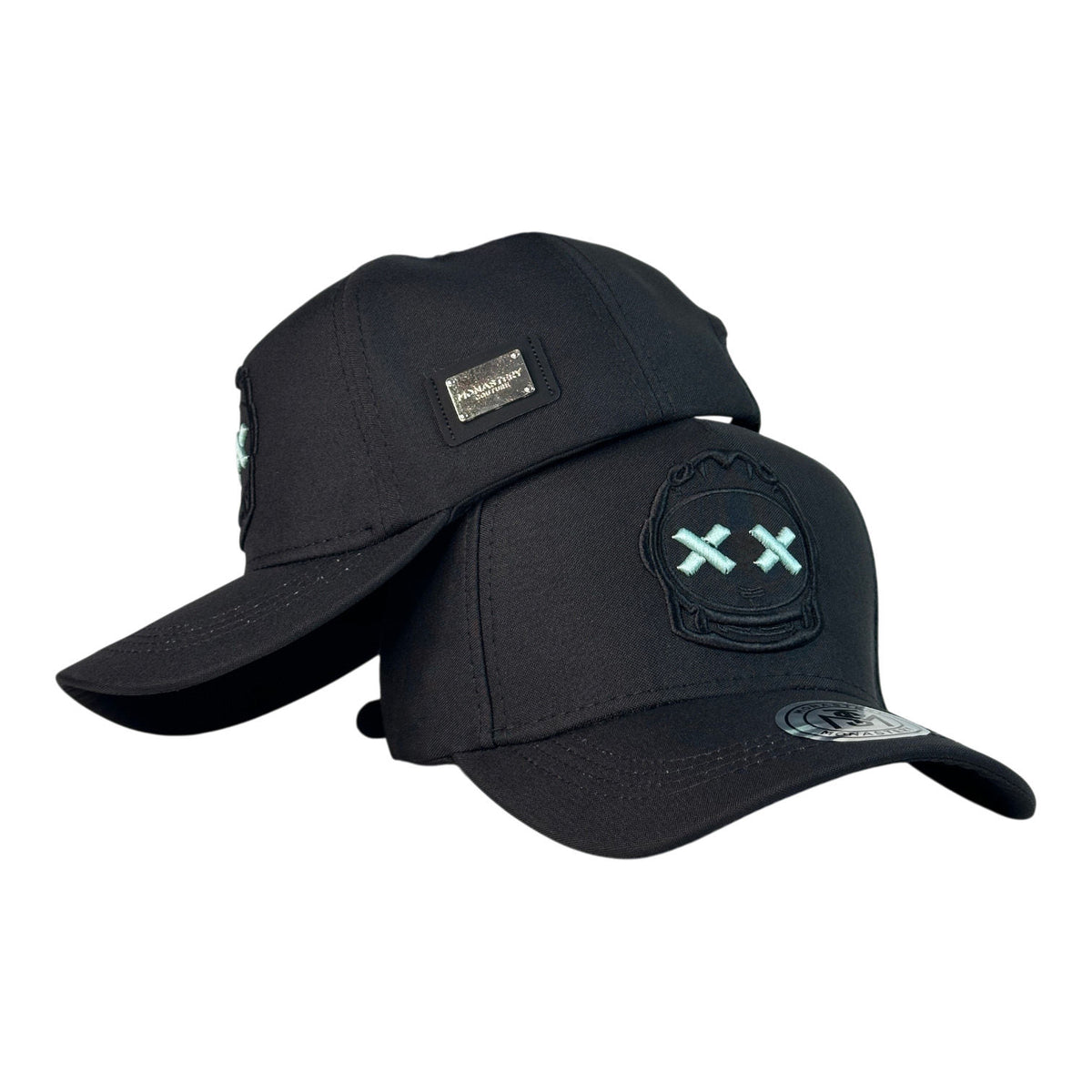 Gorra Monastery Negra con Bordado de Astronauta y Placa Metálica.