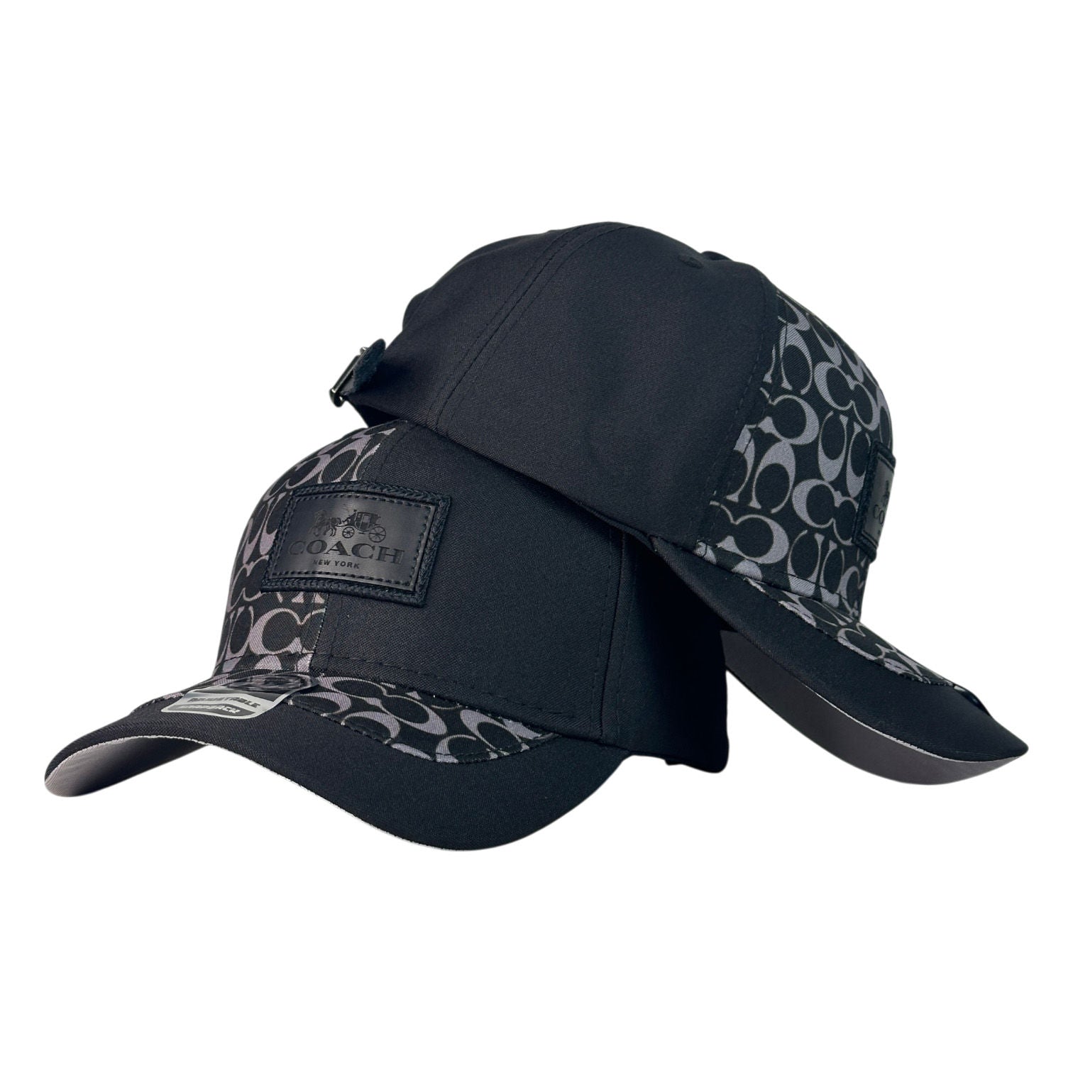 Gorra Coach Negra con Estampado de Monograma y Parche de Cuero.