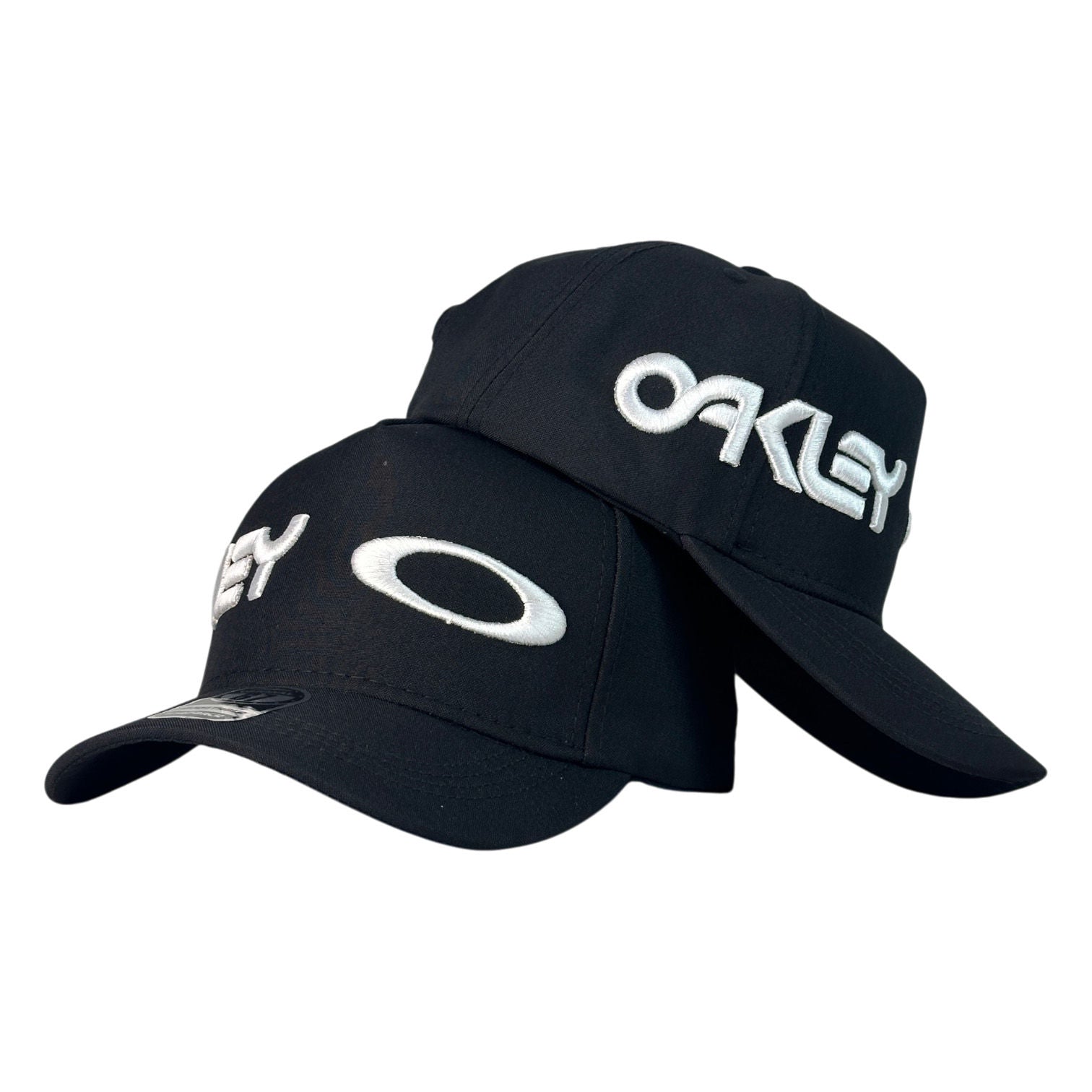 Gorra Oakley Negra con Bordado en Relieve y Logotipo Lateral.