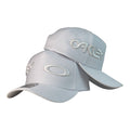 Gorra Oakley Blanca con Bordado en Relieve y Logo Lateral.