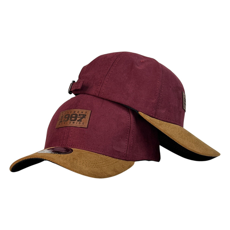Gorra Full Caps Vinotinto en Gamuza con Visera Miel y Parche de Cuero.