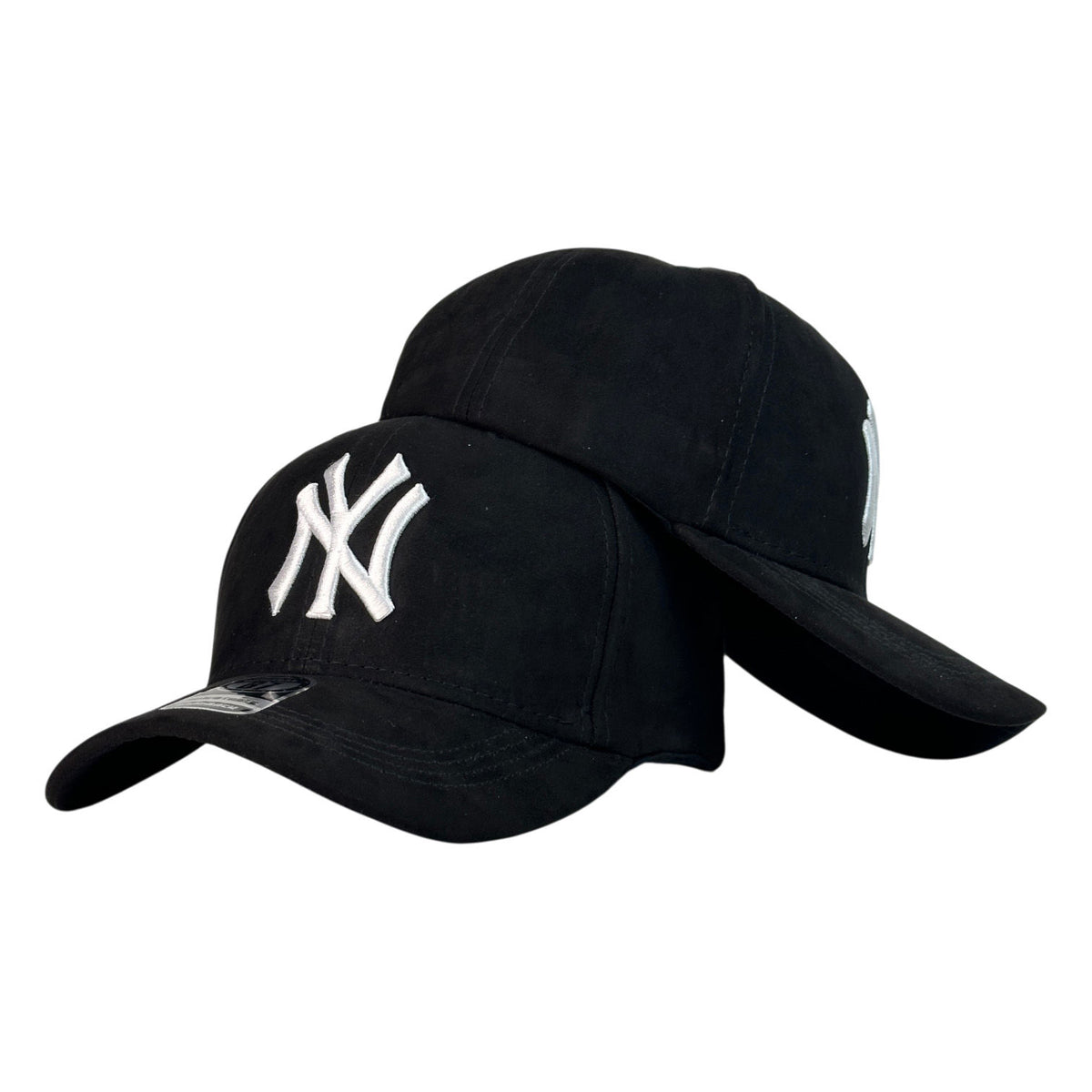 Gorra Equipos Negra en Gamuza con bordado en relieve y etiqueta frontal.