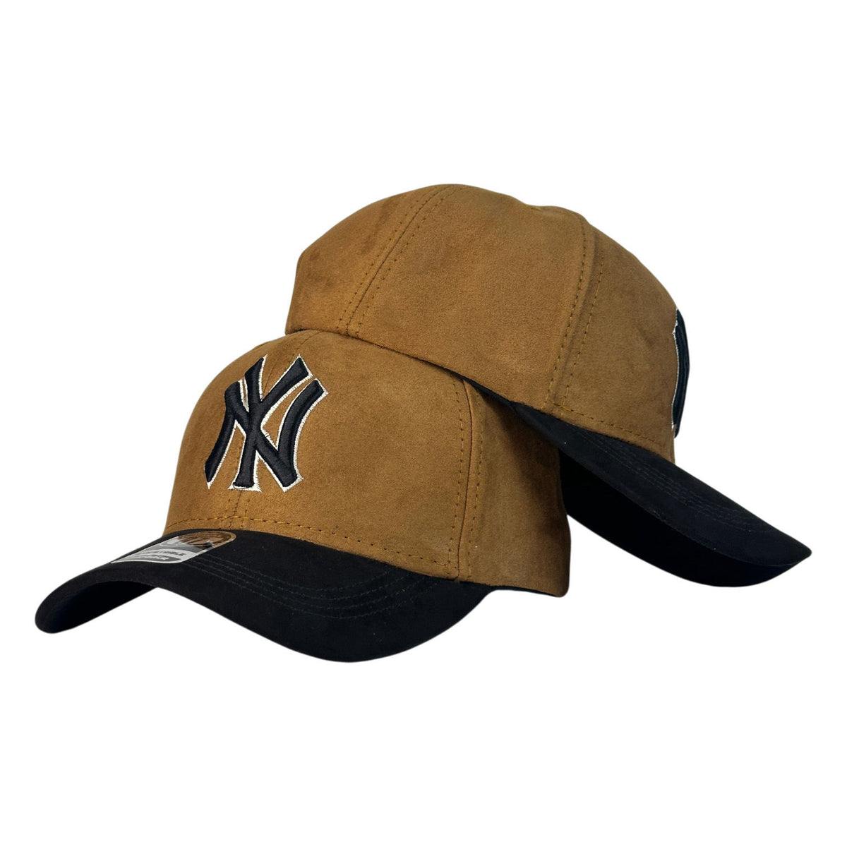 Gorra Equipos Marrón en Gamuza con visera negra y bordado en relieve.