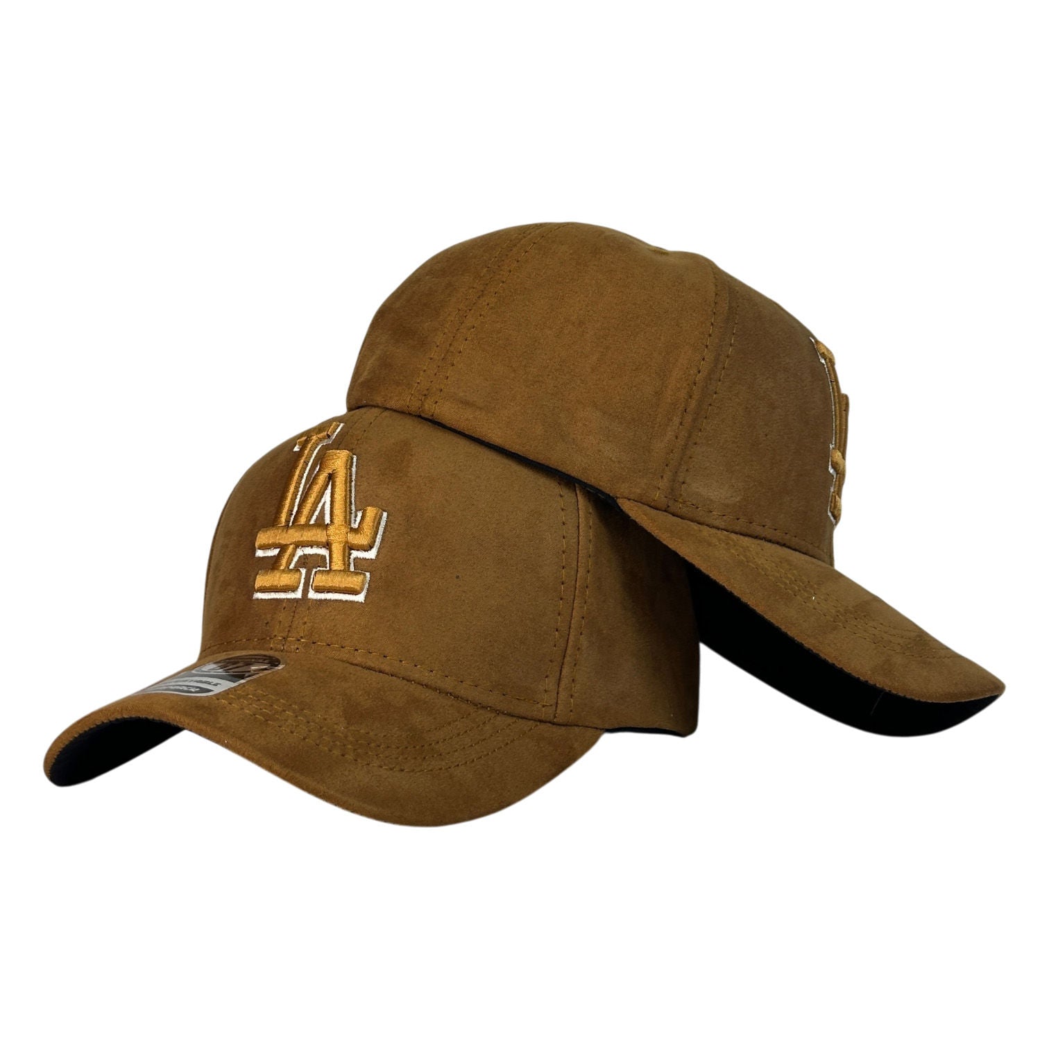 Gorra Equipos Marrón en Gamuza con bordado en relieve y visera estructurada.