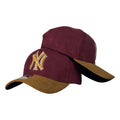 Gorra Equipos Burdeos en Gamuza con Bordado en Relieve y Visera Miel.