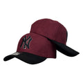 Gorra Equipos Vinotinto en Gamuza con Visera Negra y Bordado en Relieve.