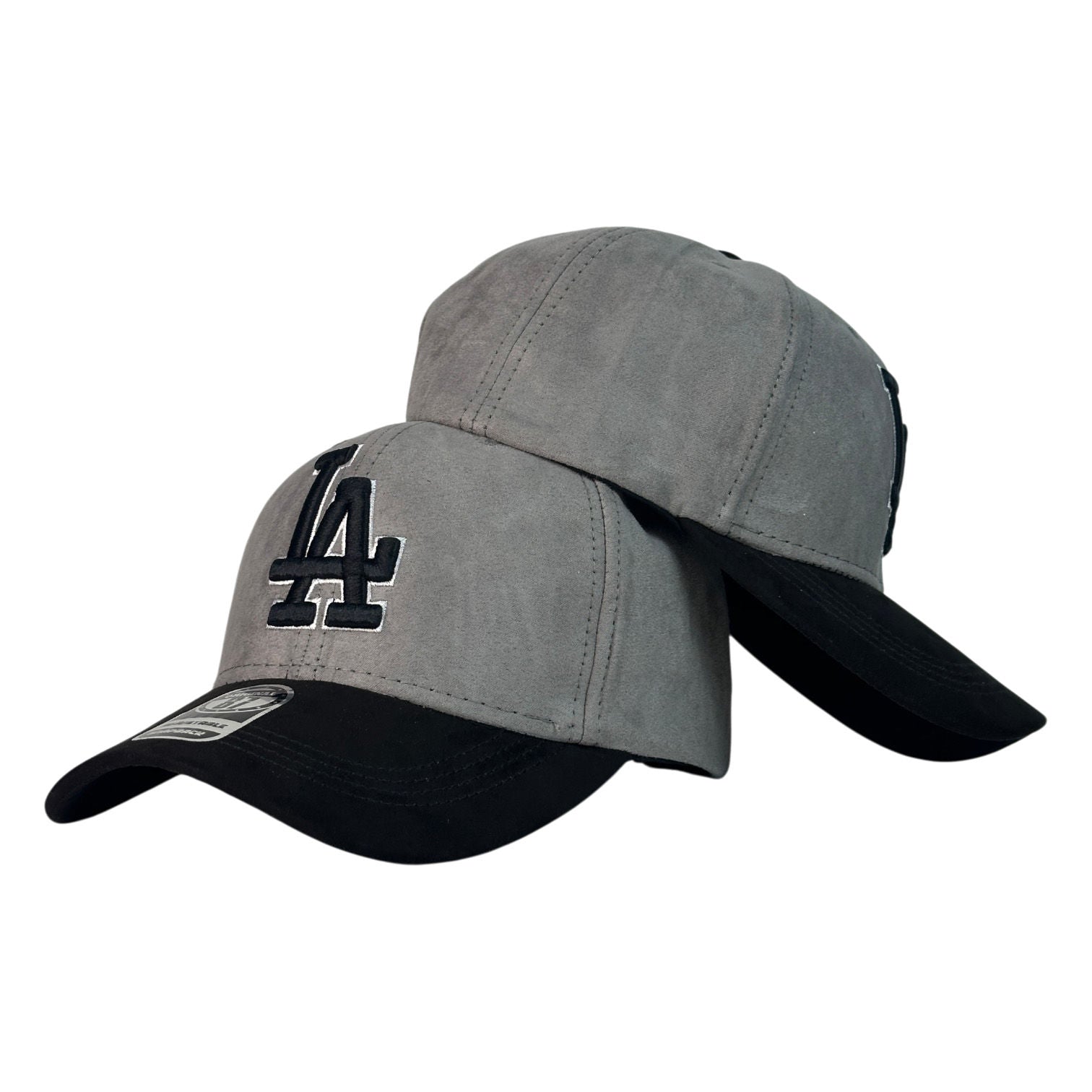 Gorra Equipos Gris en Gamuza con visera negra y bordado en relieve.