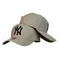 Gorra Equipos Beige con Bordado en Relieve y Visera Curva.