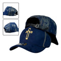 Gorra FE Azul en Gamuza con bordado en relieve y cierre de cuero.