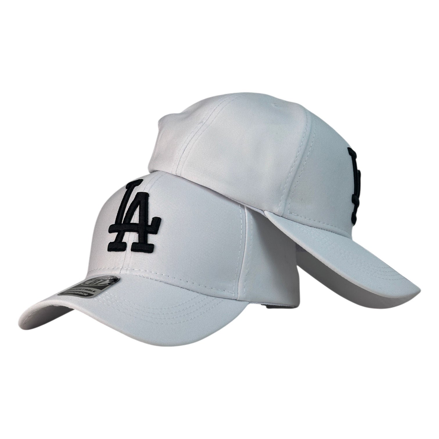 Gorra Equipos Blanca con bordado en relieve y visera curva.