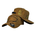 Gorra FE Marrón en Gamuza con bordado de rosario y manos en oración.