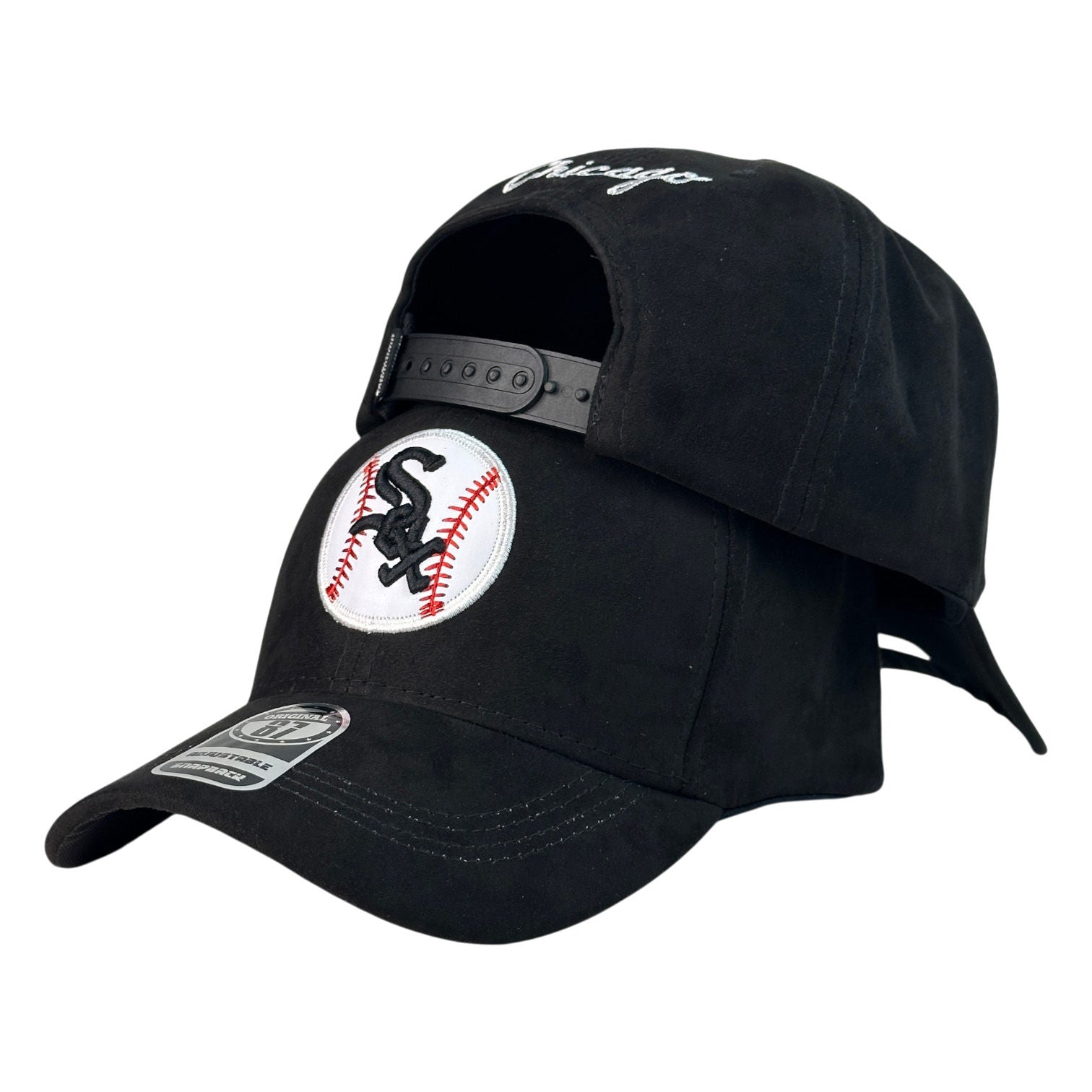 Gorra Equipos Negra en Gamuza con bordado de parche circular y bordado en la parte trasera.