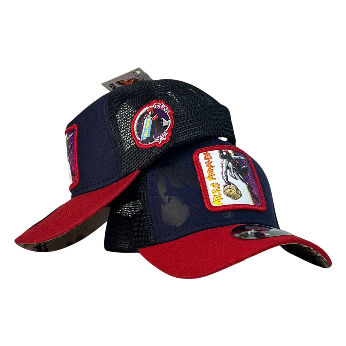 Gorra Marvel Azul Marino con Visera Roja y Parche Frontal de Miles Morales.
