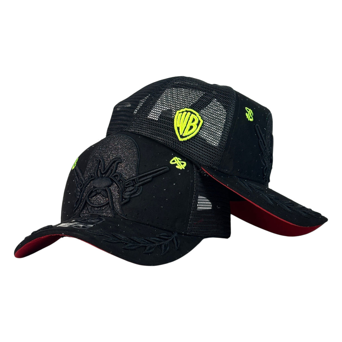 Gorra Full Caps Negra con Malla Trasera y Bordado Frontal en Relieve.