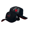 Gorra Full Caps Negra con Bordado Frontal de Marvin el Marciano y Malla Trasera.