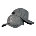Gorra Full Caps Gris en Gamuza con Estampado Frontal y Bordado en Visera.