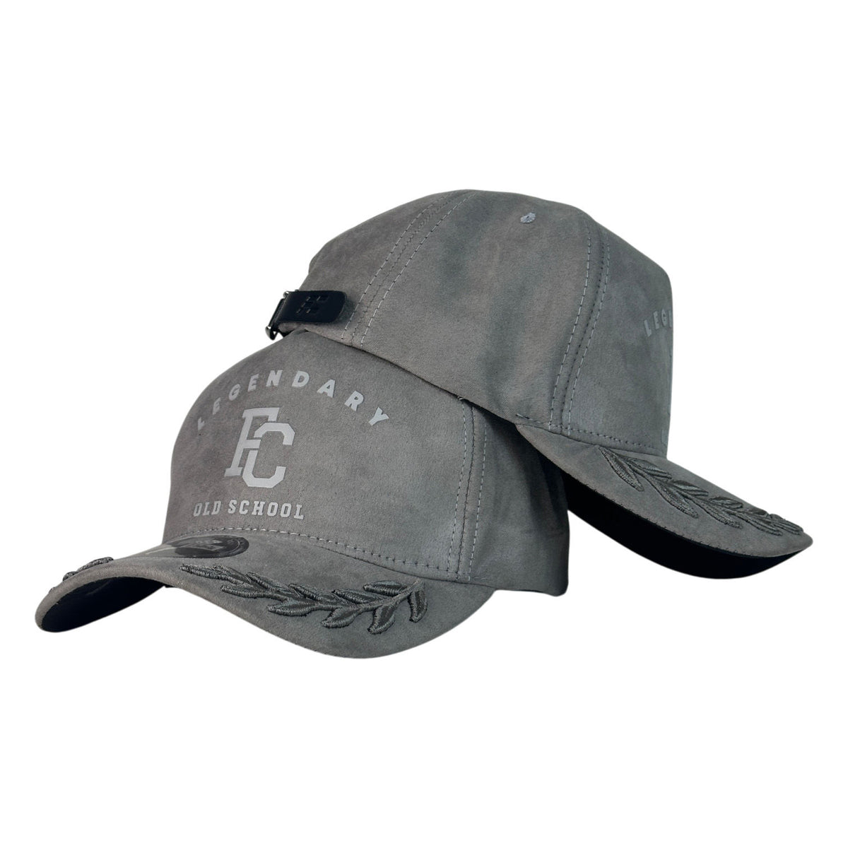 Gorra Full Caps Gris en Gamuza con Estampado Frontal y Bordado en Visera.