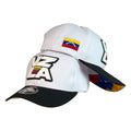Gorra Venezuela Blanca con Bordado en Relieve y Visera Negra.
