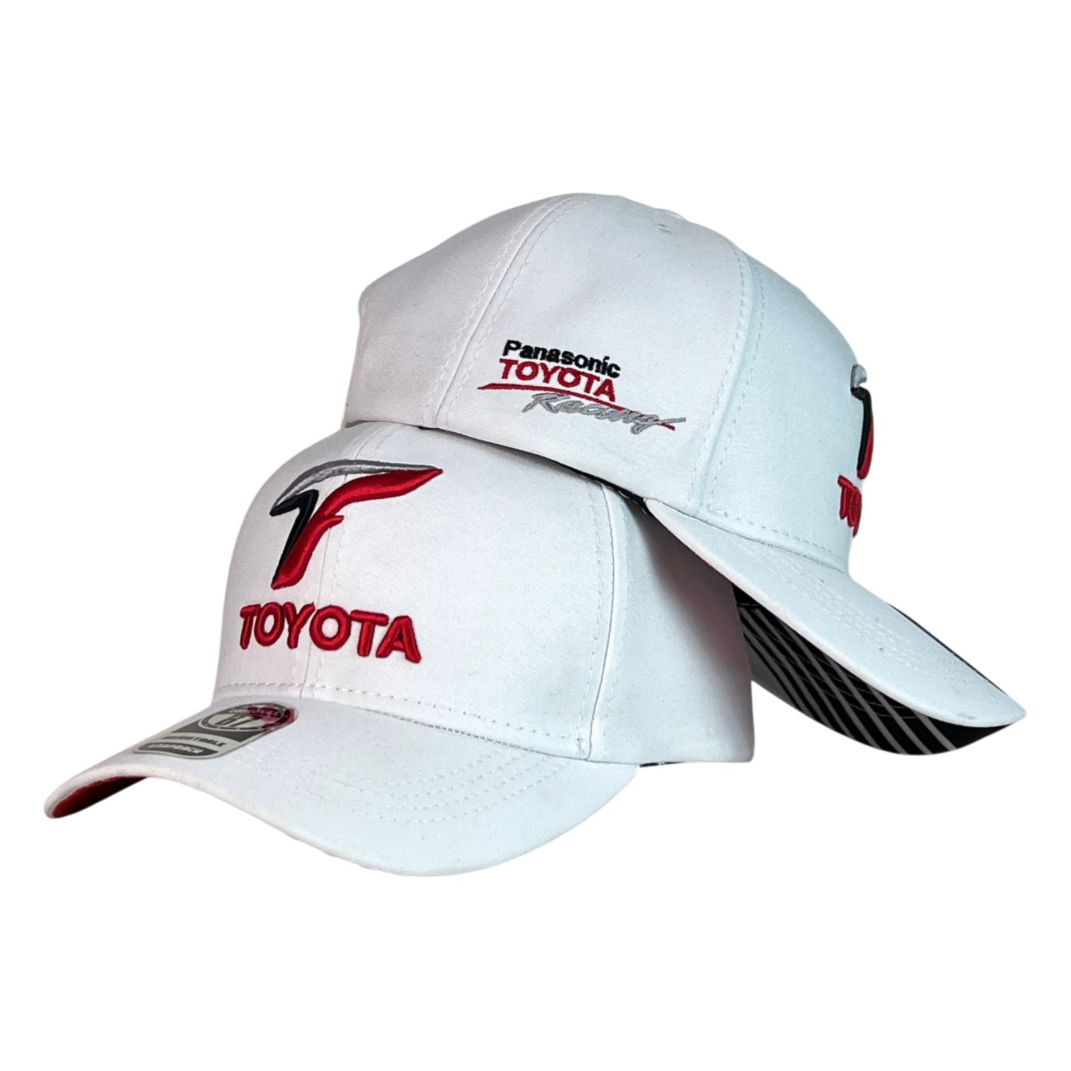 Gorra Motos Blanca con Bordado en Relieve y Visera Rayada.
