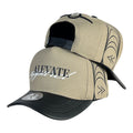 Gorra Alevate Beige en Cuero con Visera Negra y Bordado en Relieve.