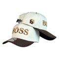 Gorra Hugo Boss Blanca con Visera Marrón y Bordado en Relieve.
