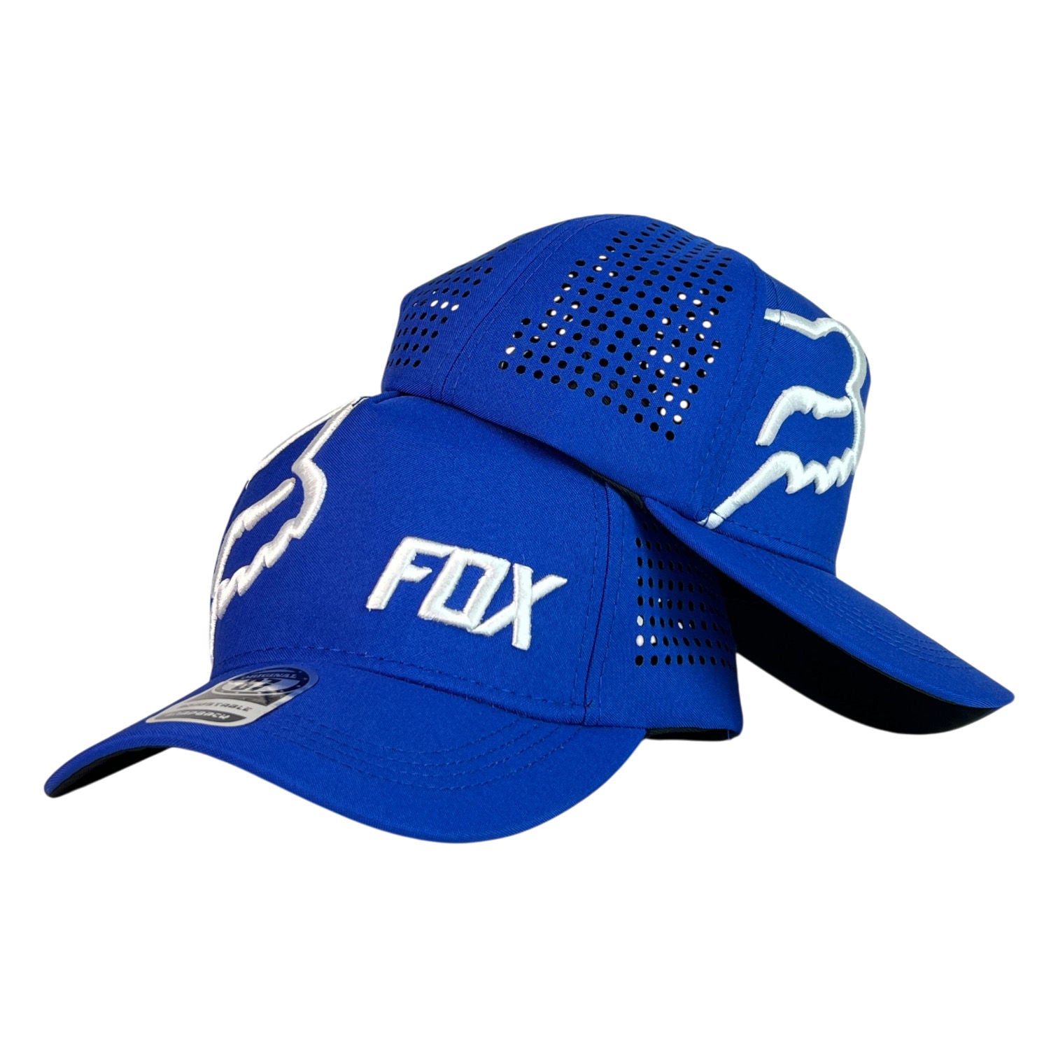 Gorra Fox Azul con paneles perforados y bordado en relieve.