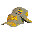 Gorra Colombia Beige con Bordado en Relieve y Escudo Bordado.