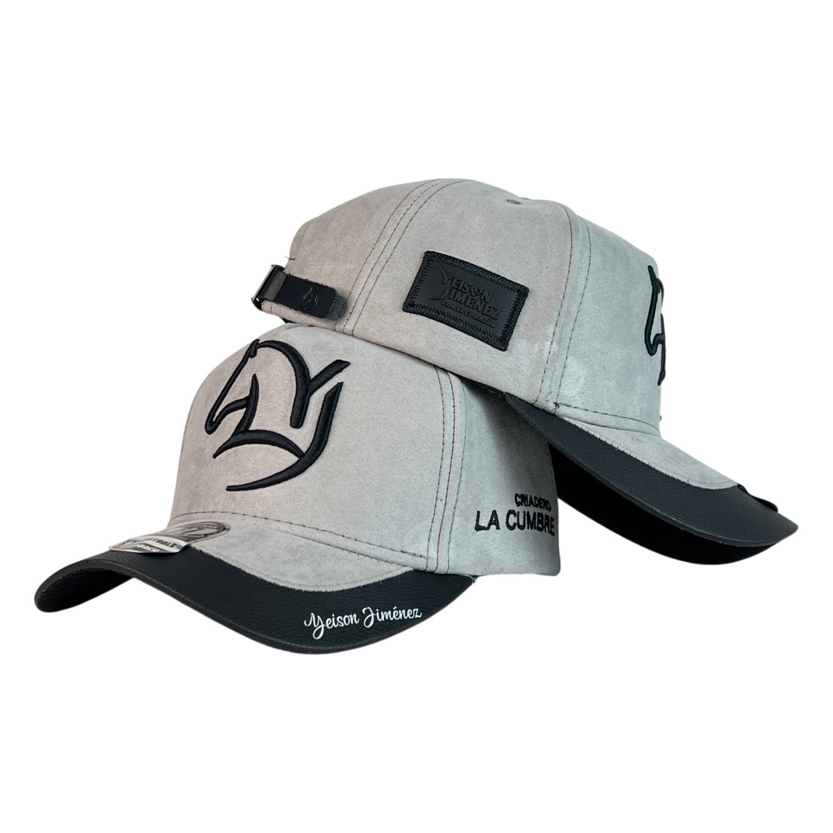 Gorra Yeison Jimenez Gris en Gamuza con Visera Negra y Bordado en Relieve.