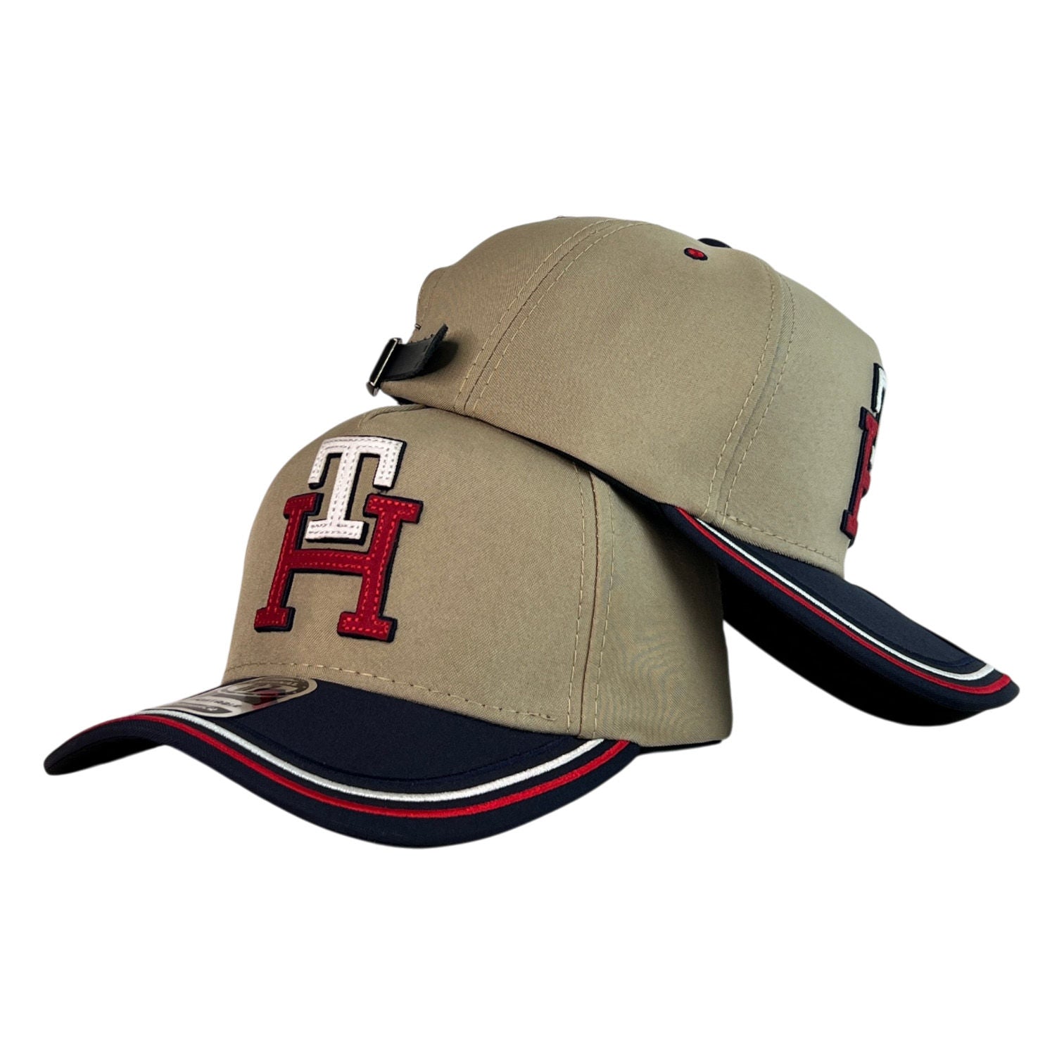 Gorra Tommy Beige con Bordado en Relieve y Visera Azul.