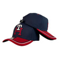 Gorra Tommy Azul con Bordado en Relieve y Visera Roja.