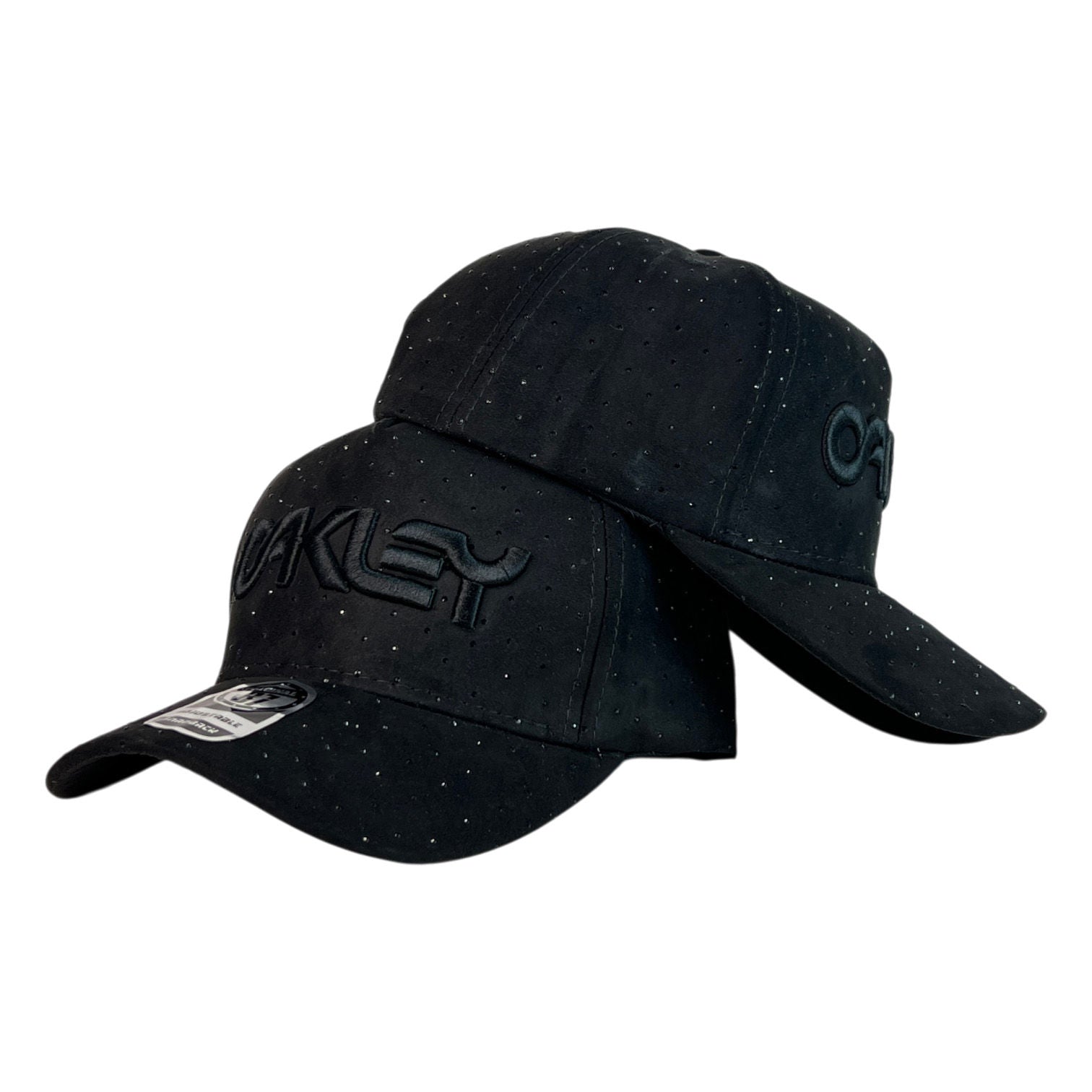 Gorra Oakley Negra en Gamuza con Bordado en Relieve y Perforaciones.
