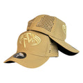 Gorra Full Caps Beige con paneles perforados y bordado en relieve.