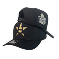 Gorra Equipos Negra con Bordado en Relieve y Parche World Series.