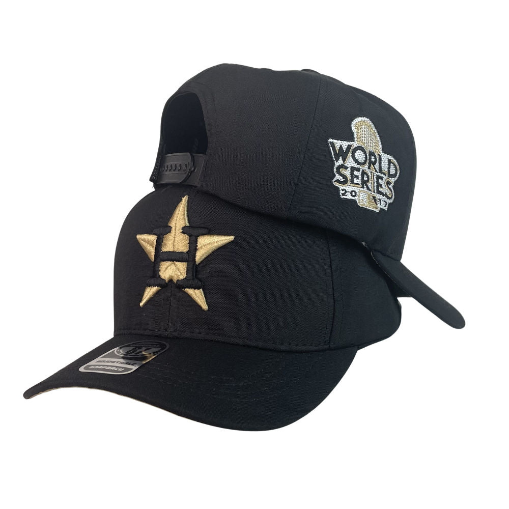 Gorra Equipos Negra con Bordado en Relieve y Parche World Series.