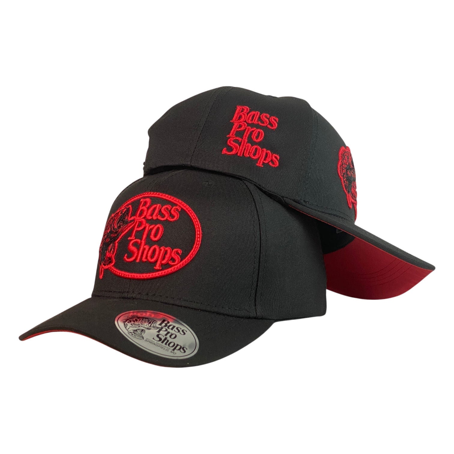 Gorra Bass Pro Shop Negra con Bordado en Relieve y Visera Roja.