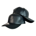 Gorra Full Caps Negra en Cuero con Parche Frontal y Costuras Reforzadas.