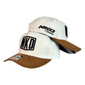 Gorra Motos Beige en Gamuza con Visera Marrón y Bordado en Relieve.