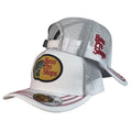 Gorra Bass Pro Shop Blanca con Malla Blanca y Bordado en Relieve.
